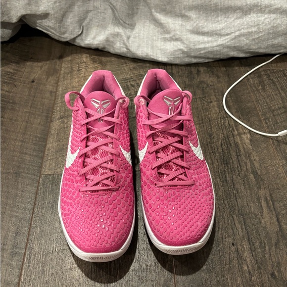 think pink kobes main image 5